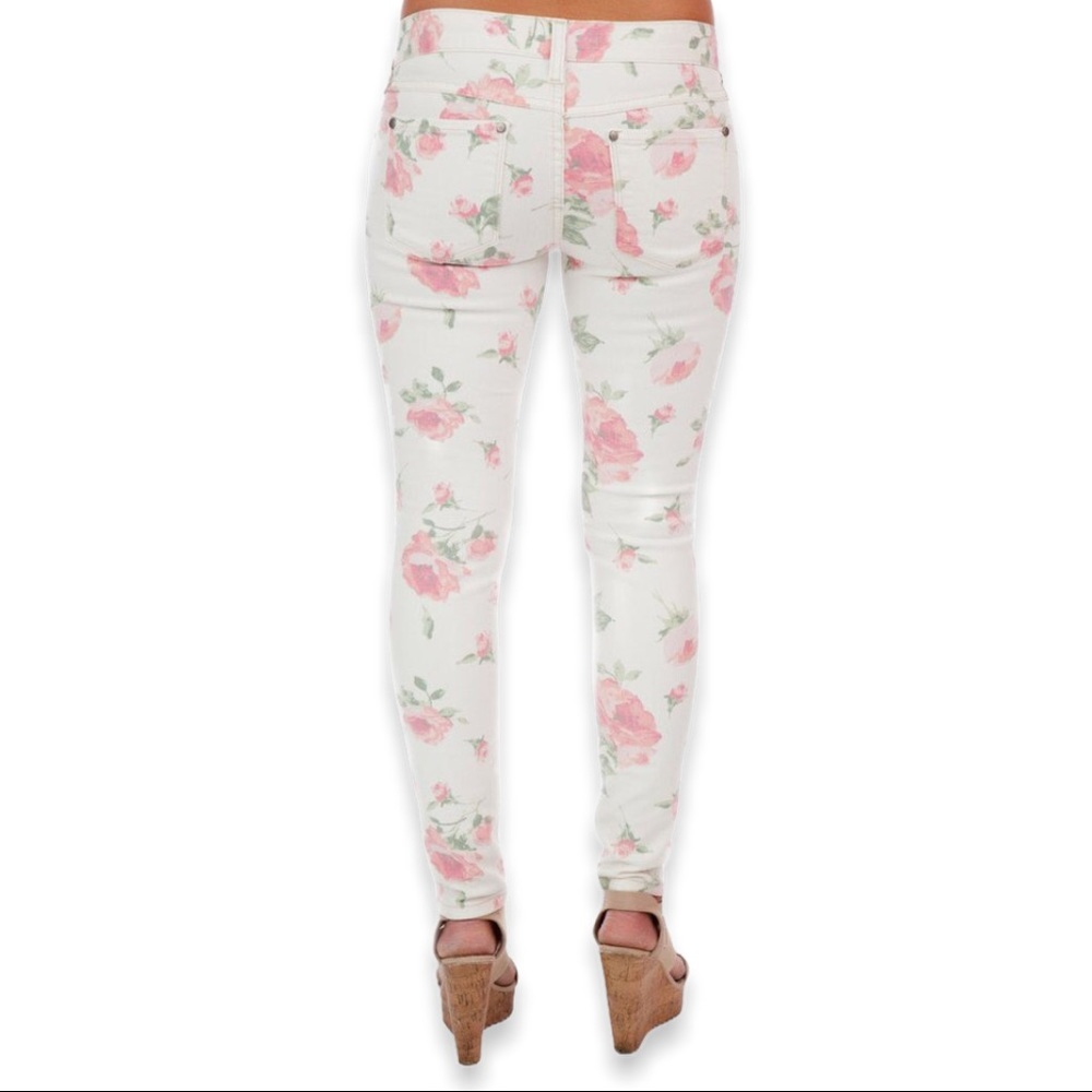 ❌SOLD❌ FREE PEOPLE Off White Floral Skinny Jeans - Picture 2 of 7